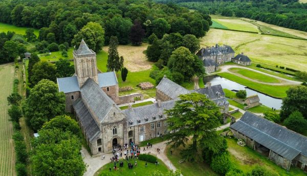 Découvrir des sites historiques grâce aux offres spéciales tourisme